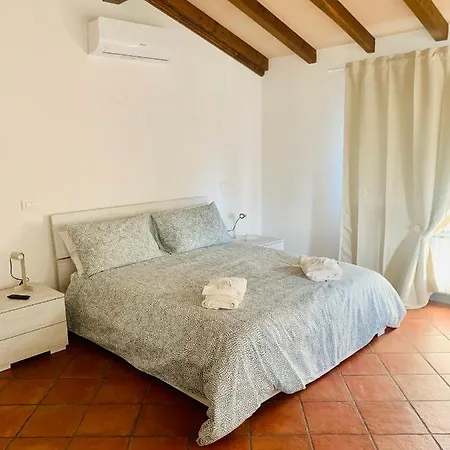 Casa Vacanze Al Mare Apartment *